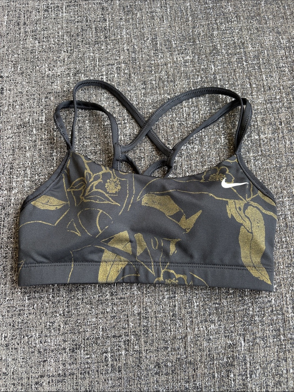Nike Favorites Bra in Black/Gold Size S